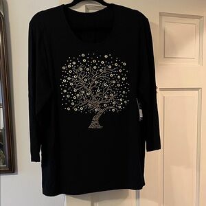 Black Tree Design Women's Top NEW size M/L
